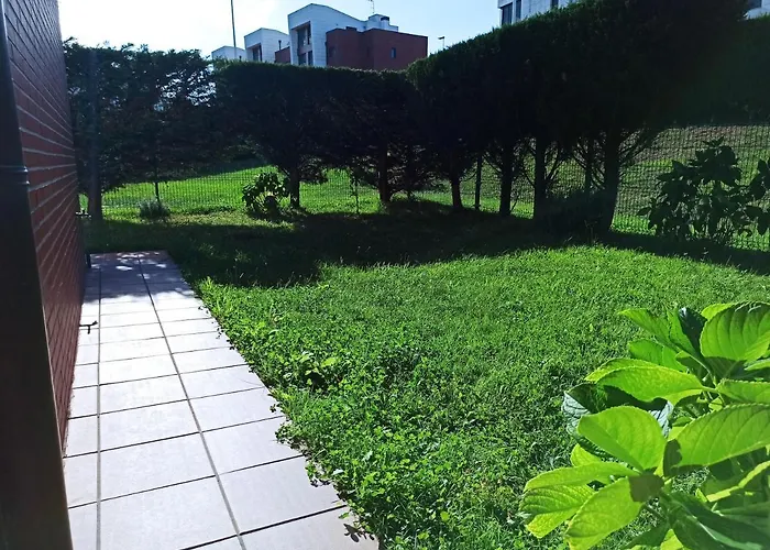 Bajo Con Jardin Privado